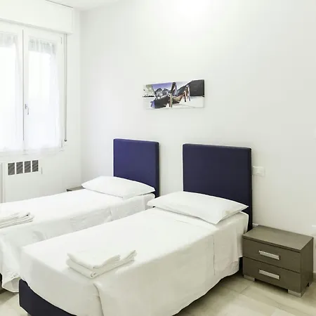 Auf Dem Messegelaende 14- In Der Naehe Des Zentrums Und Gegenueber Dem Messegelaend By Interhome Apartman Bologna