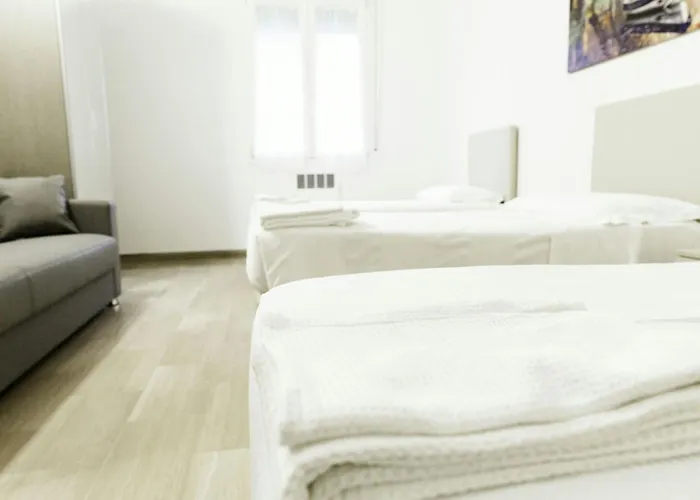 Auf Dem Messegelaende 14- In Der Naehe Des Zentrums Und Gegenueber Dem Messegelaend By Interhome * Bologna